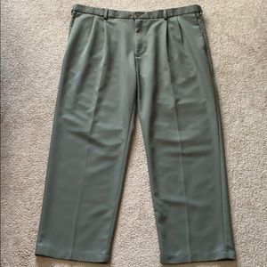 Men’s Haggar dress pants. Size 44x30.